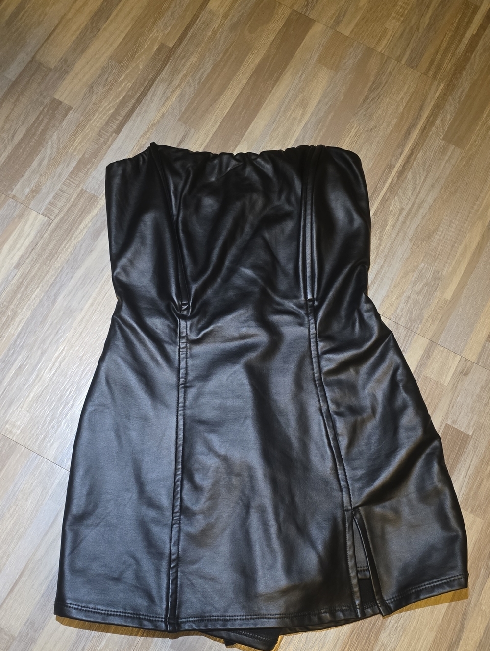 Hot Topic Strapless Faux Leather Mini Dress in Black